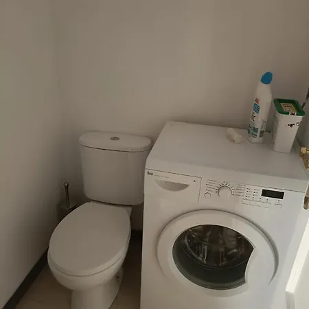 Bajo Datiler Locdenia شقة دينايا